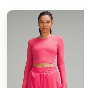 Lululemon Swiftly Tech Cropped Long-
Sleeve Shirt 2.0